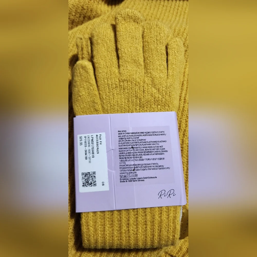 Savage X Fenty Fuzzy Glove and scarf set - Picture 5 of 6